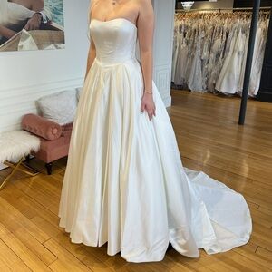 Justin Alexander Wedding Dress